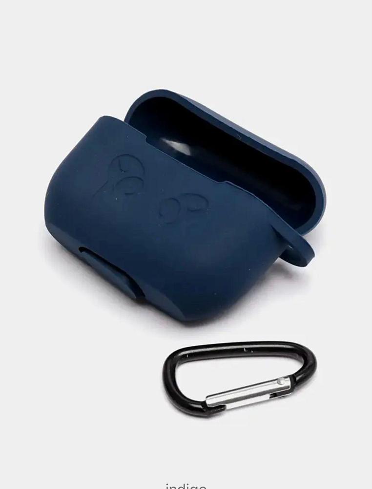 Silicone Airpods Pro Case with Carabiner Hook.